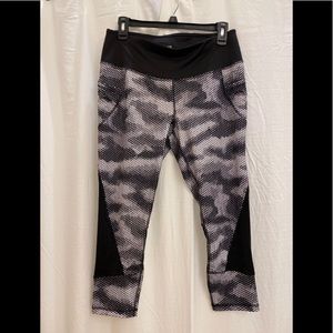 Workout capris with pockets